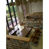 社会教育センター図書館内