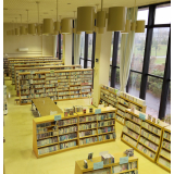 社会教育センター図書館内